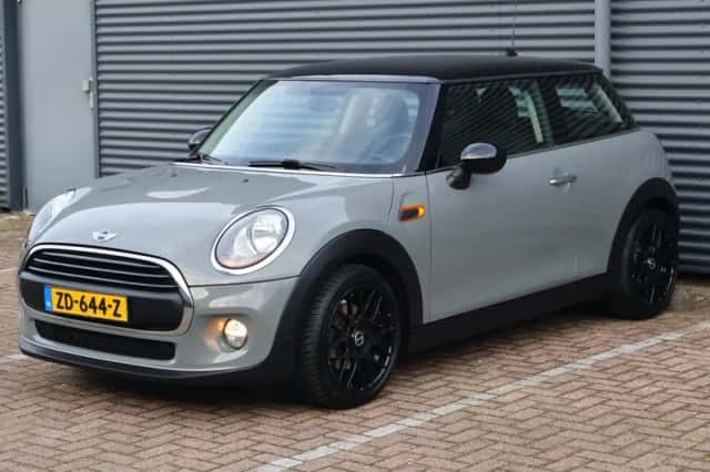 MINI One (2016) thumbnail 1