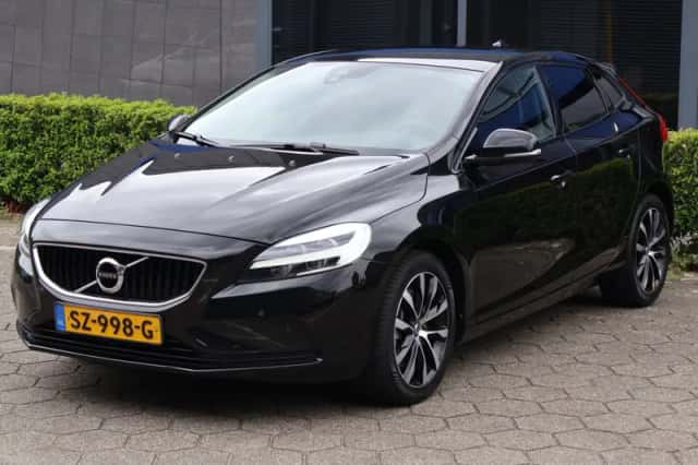 Volvo V40 (2018) thumbnail 1