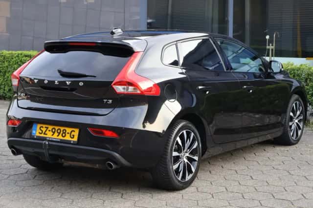 Volvo V40 (2018) thumbnail 2