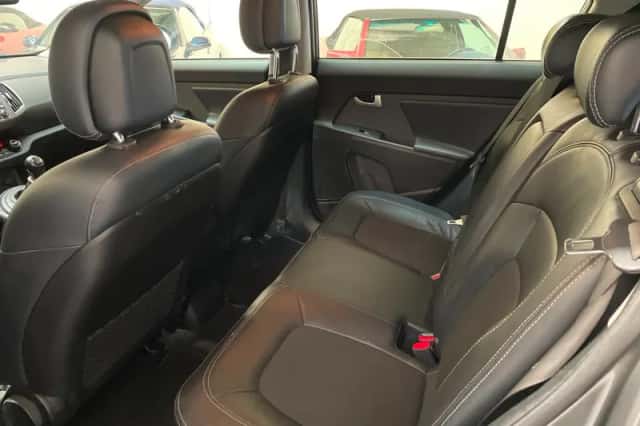 Kia Sportage (2011) thumbnail 6