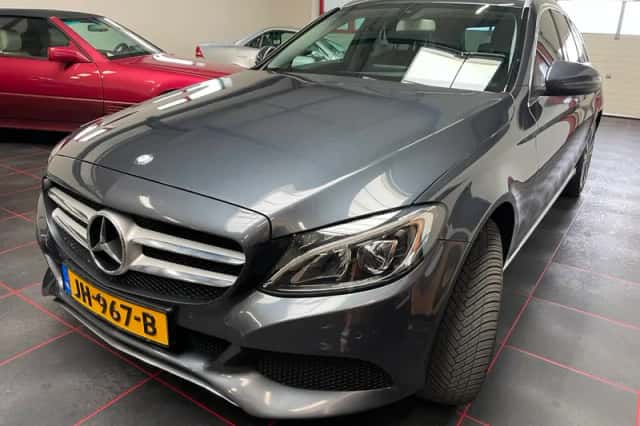 Mercedes-Benz C-Klasse (2016) thumbnail 1