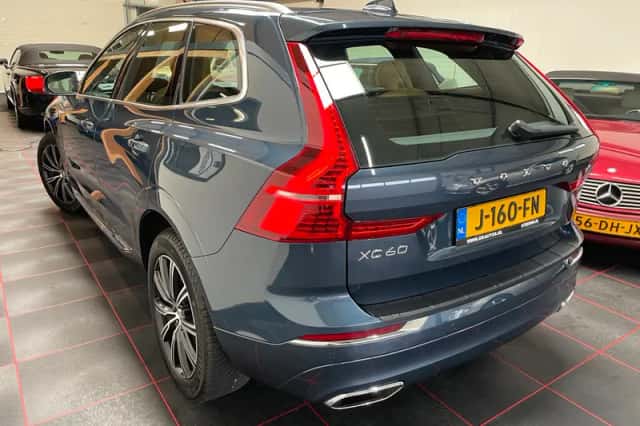 Volvo XC60 (2020) thumbnail 2