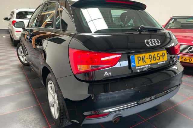 Audi A1 (2017) thumbnail 2
