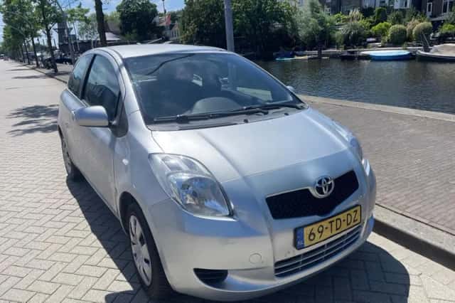 Toyota Yaris (2006) thumbnail 2