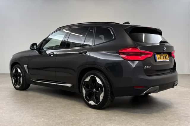 BMW iX3 (2021) thumbnail 3