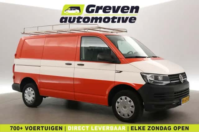 Volkswagen Transporter (2016) thumbnail 1