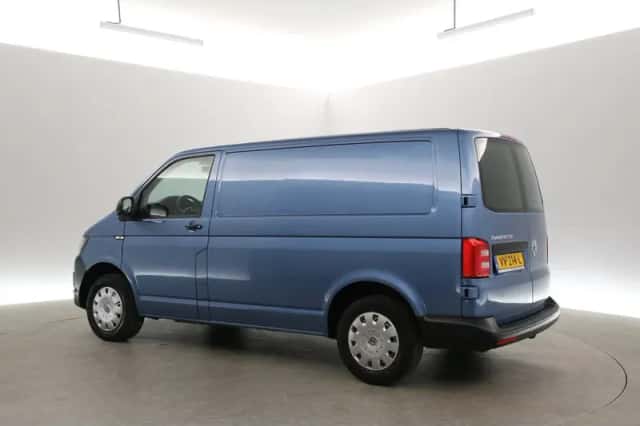 Volkswagen Transporter (2016) thumbnail 4