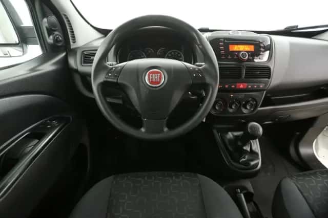 Fiat Doblò (2011) thumbnail 2