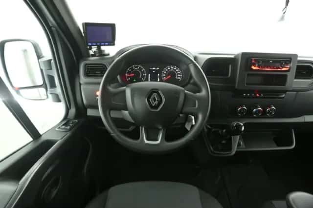 Renault Master (2022) thumbnail 2