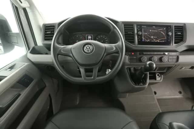 Volkswagen Crafter (2021) thumbnail 2