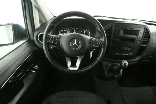 Mercedes-Benz Vito (2020) thumbnail 2