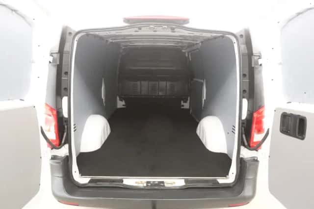 Mercedes-Benz Vito (2020) thumbnail 3