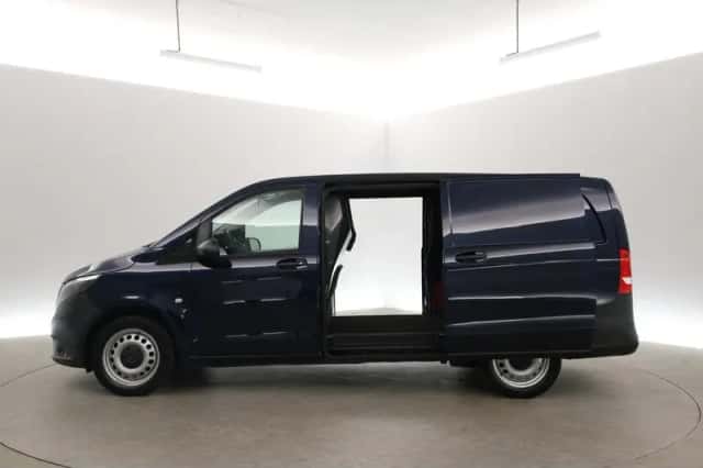 Mercedes-Benz Vito (2022) thumbnail 4