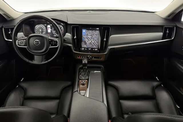 Volvo V90 (2018) thumbnail 2