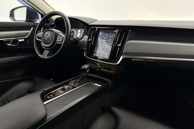Volvo V90 (2018) thumbnail 4
