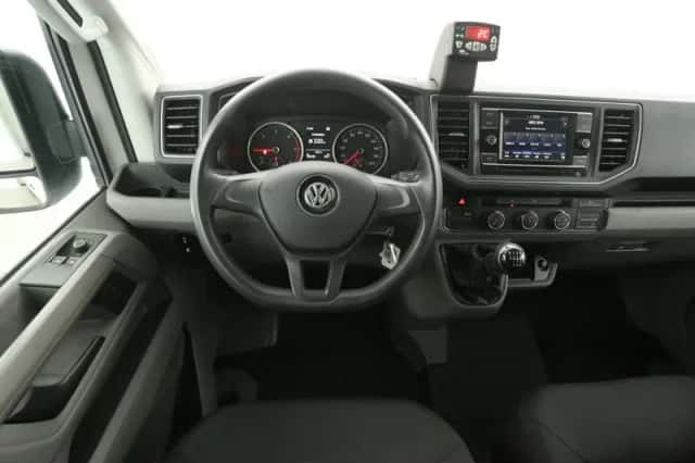 Volkswagen Crafter (2022) thumbnail 2