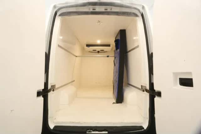 Volkswagen Crafter (2023) thumbnail 3