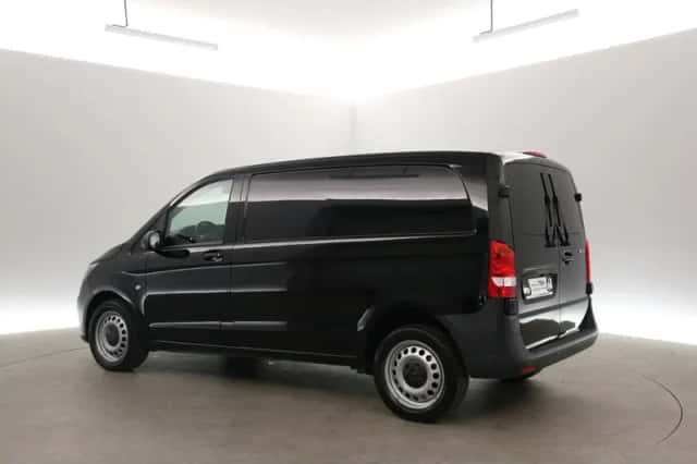 Mercedes-Benz Vito (2023) thumbnail 4