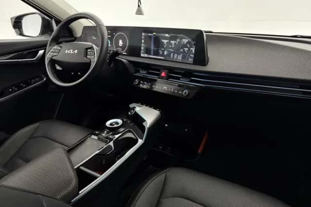 Kia EV6 (2021) thumbnail 4