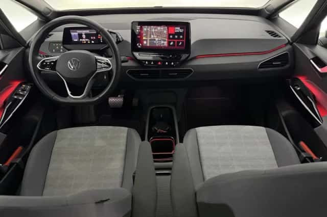 Volkswagen ID3 (2020) thumbnail 2