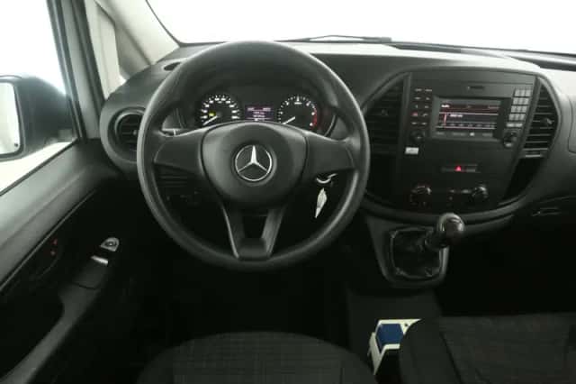 Mercedes-Benz Vito (2020) thumbnail 2