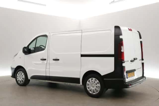 Renault Trafic (2015) thumbnail 4