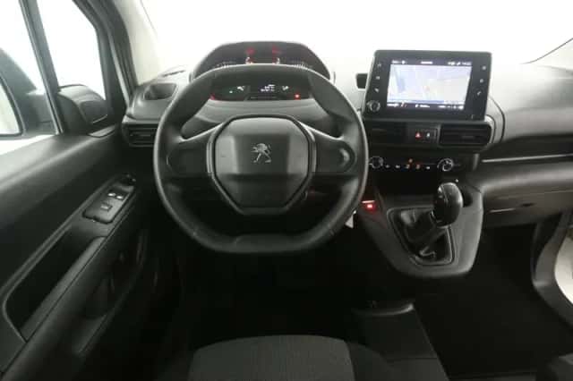 Peugeot Partner (2019) thumbnail 2