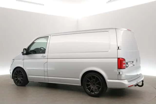Volkswagen Transporter (2019) thumbnail 4