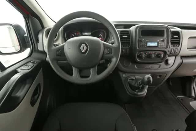 Renault Trafic (2019) thumbnail 2