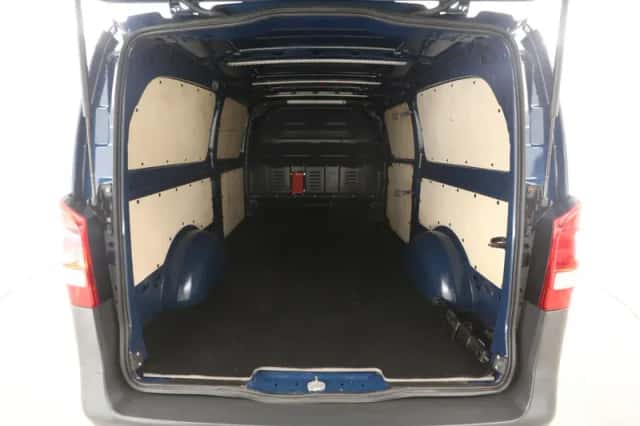 Mercedes-Benz Vito (2020) thumbnail 3