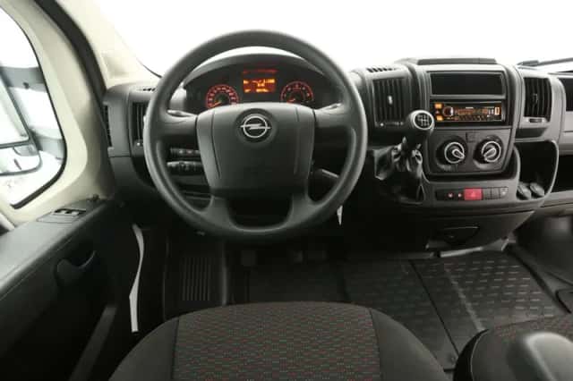 Opel Movano (2023) thumbnail 2