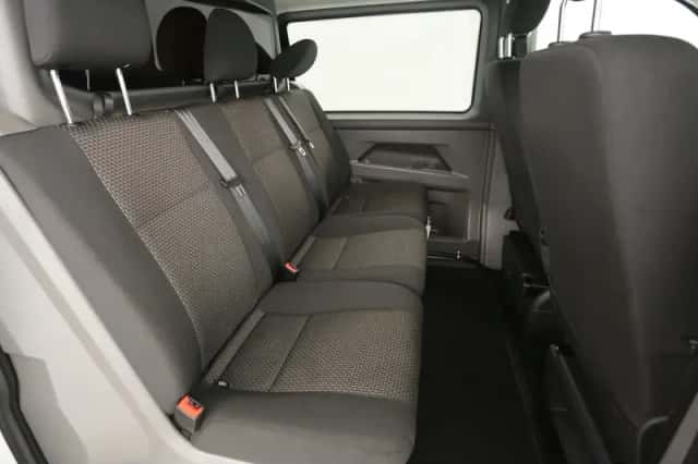Volkswagen Transporter (2021) thumbnail 3