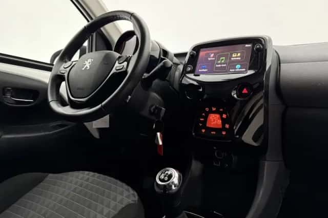 Peugeot 108 (2022) thumbnail 4