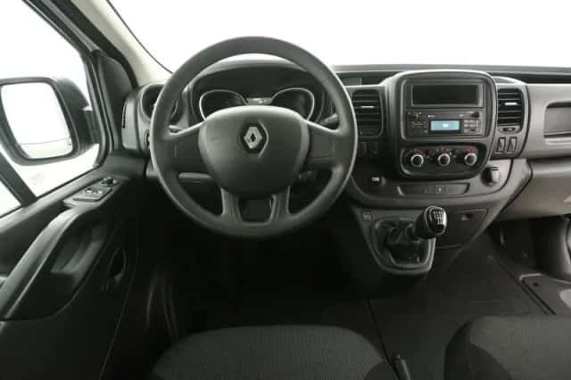 Renault Trafic (2021) thumbnail 2