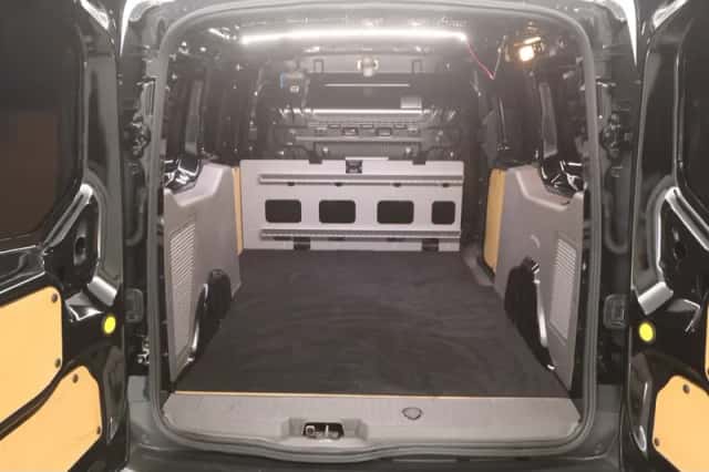Ford Transit Connect (2021) thumbnail 3