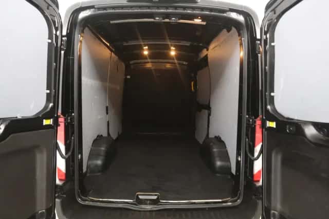 Ford Transit (2021) thumbnail 3