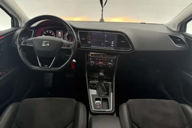 SEAT Leon (2017) thumbnail 2