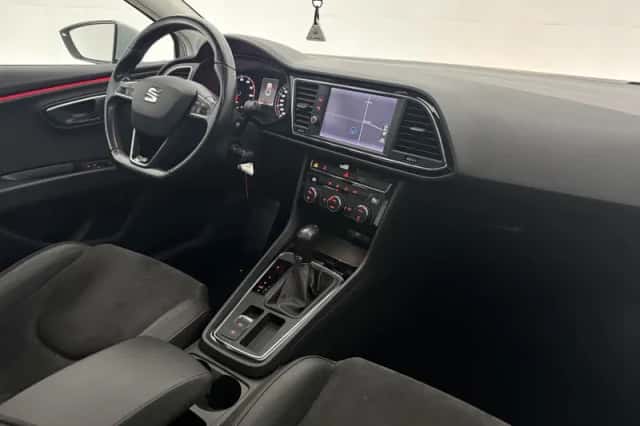SEAT Leon (2017) thumbnail 4