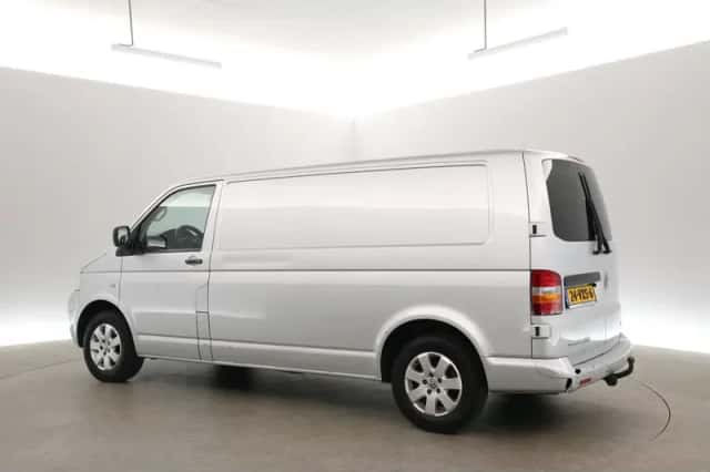 Volkswagen Transporter (2009) thumbnail 4