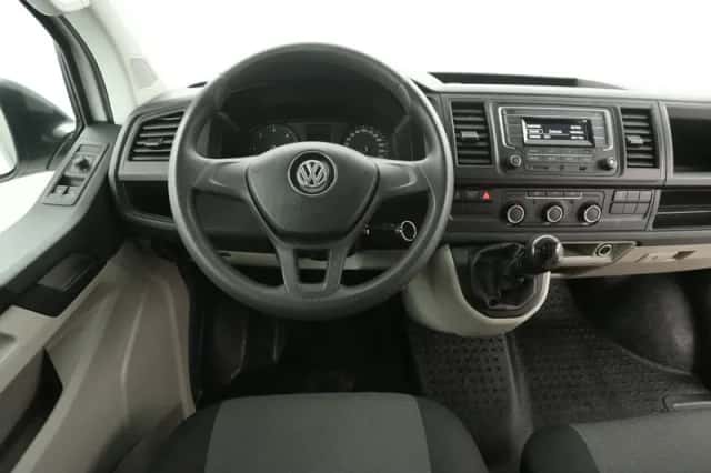 Volkswagen Transporter (2020) thumbnail 2