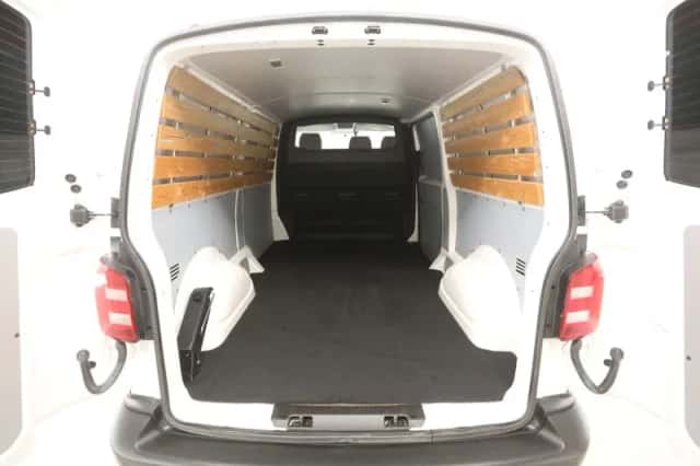 Volkswagen Transporter (2020) thumbnail 3