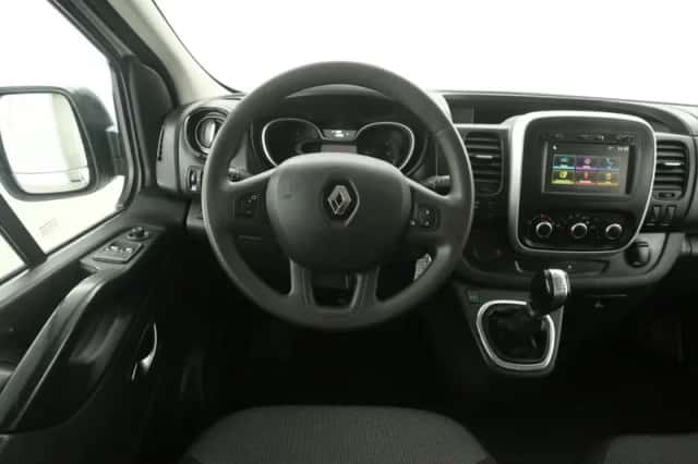 Renault Trafic (2021) thumbnail 2