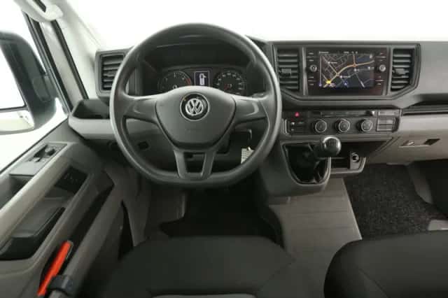 Volkswagen Crafter (2024) thumbnail 2