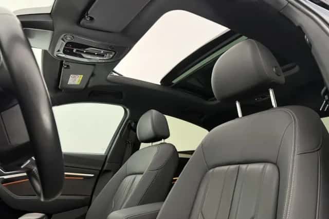 Audi e-tron (2021) thumbnail 4