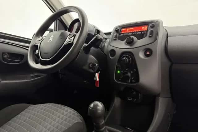 Peugeot 108 (2022) thumbnail 4