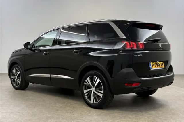 Peugeot 5008 (2022) thumbnail 3