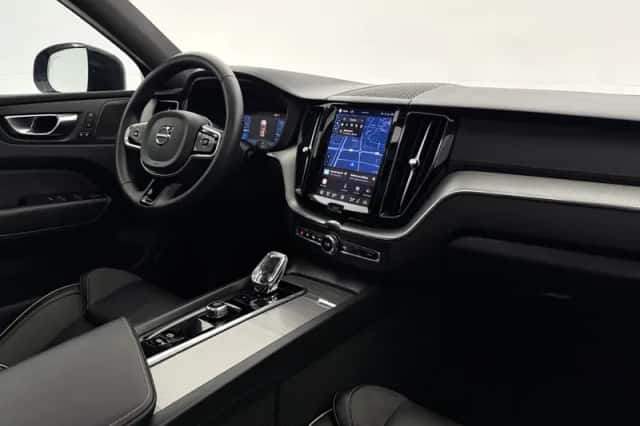 Volvo XC60 (2022) thumbnail 5