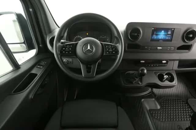 Mercedes-Benz Sprinter (2021) thumbnail 2