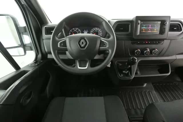 Renault Master (2022) thumbnail 2