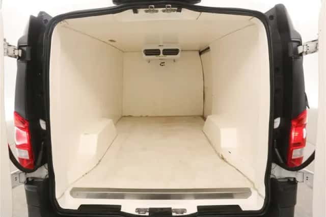 Mercedes-Benz Vito (2015) thumbnail 3